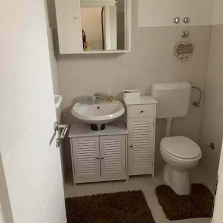 Melani Apartment *
