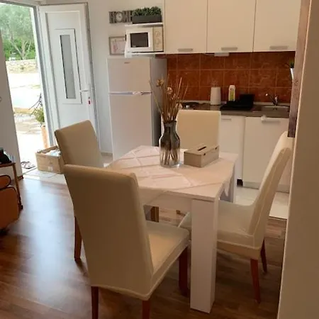 Apartment Melani Povljana